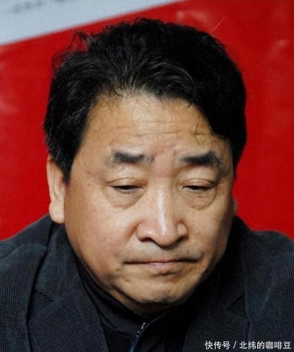 万全之策 亲女儿不理解姜昆的用心良苦，46岁还没结婚，养子反倒成他的骄傲